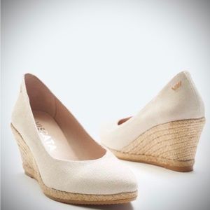 Viscata Barcelona Roses V-Cut Canvas: medium wedge slip on espadrilles. Size 8